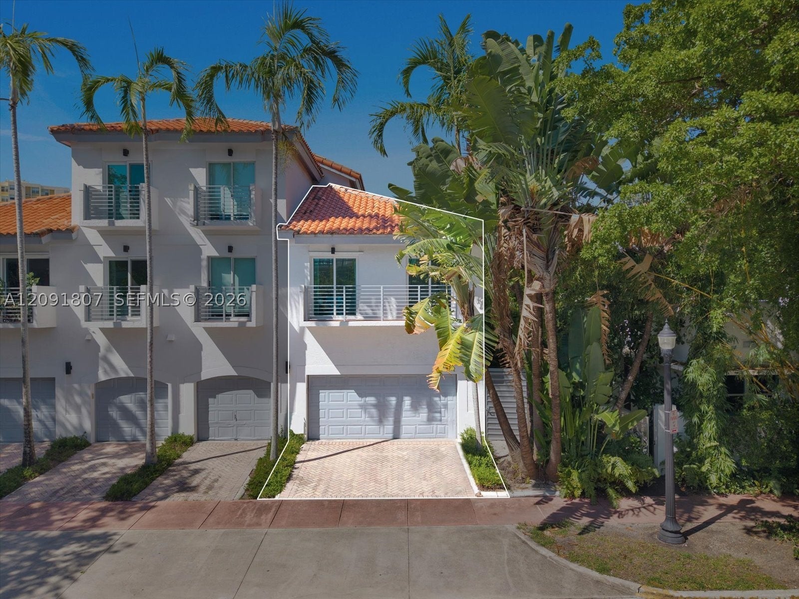 208 Jefferson Ave 101