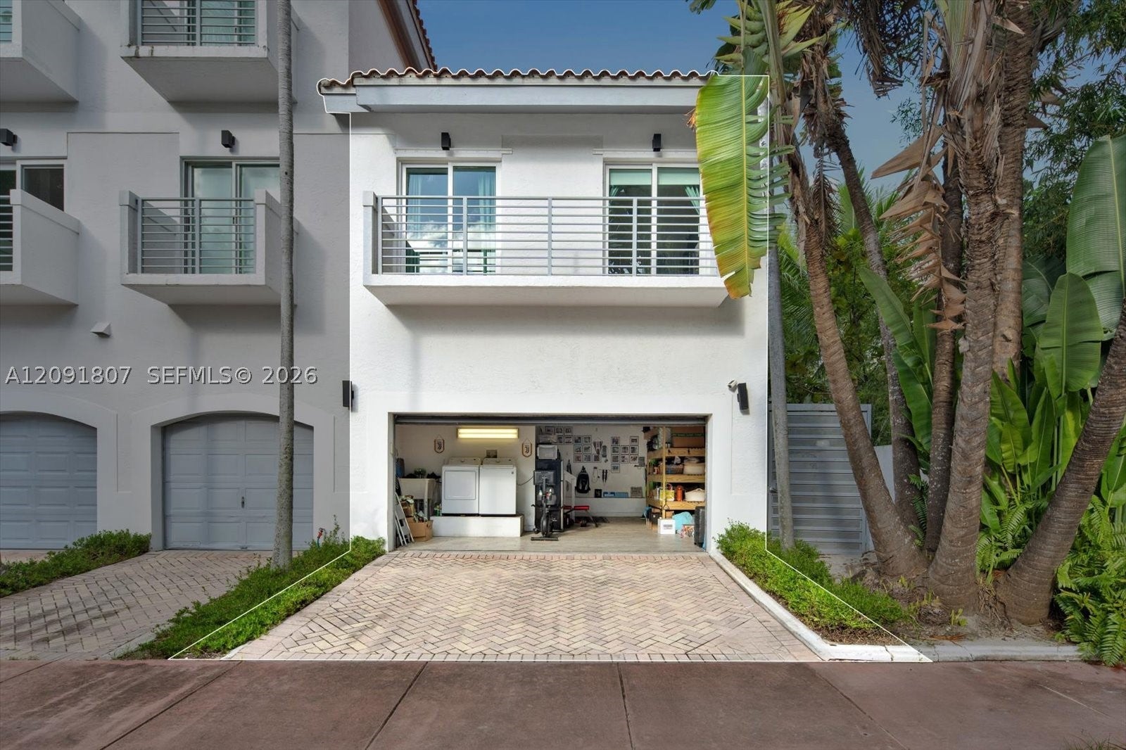 208 Jefferson Ave 101