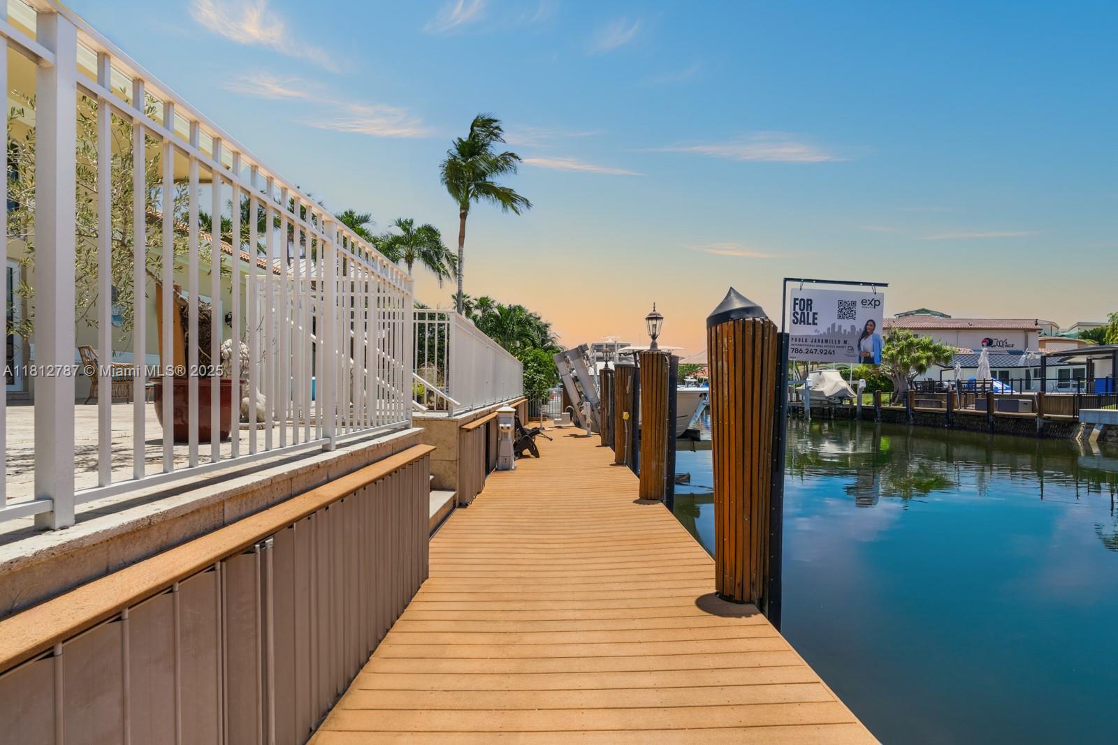 VENETIAN ISLES 3RD SEC - Residential