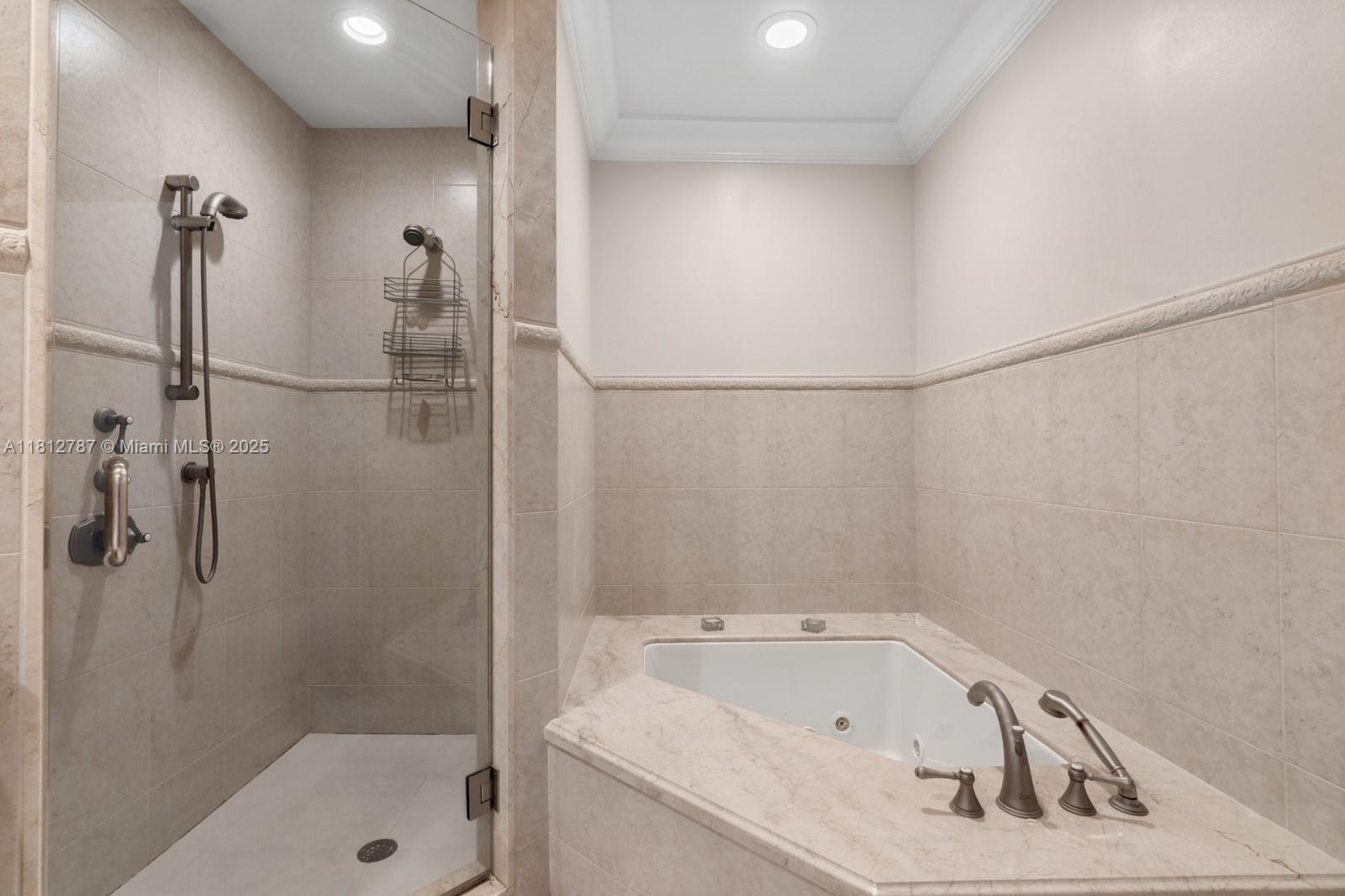 VENETIAN ISLES 3RD SEC - Residential