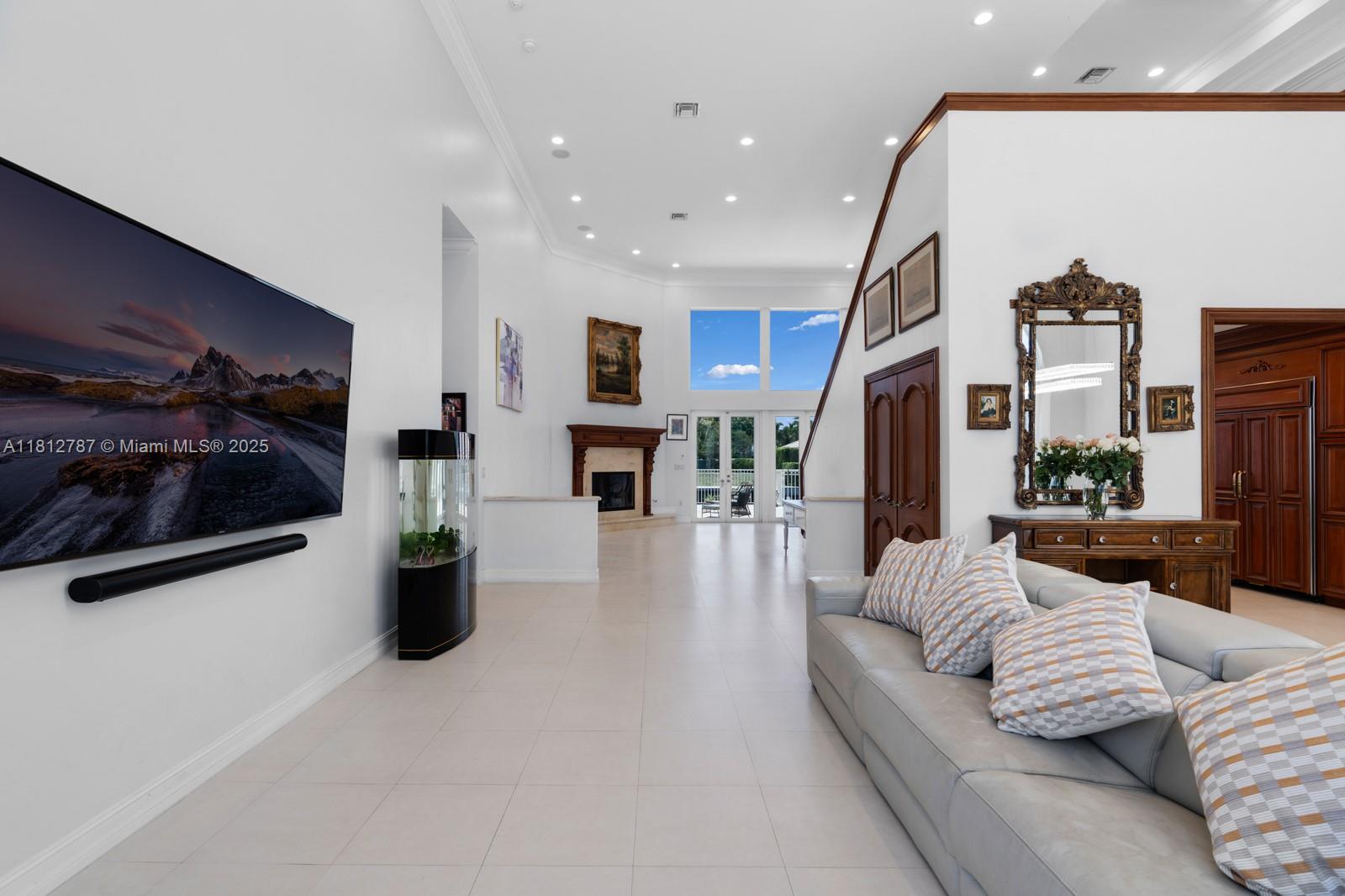 VENETIAN ISLES 3RD SEC - Residential