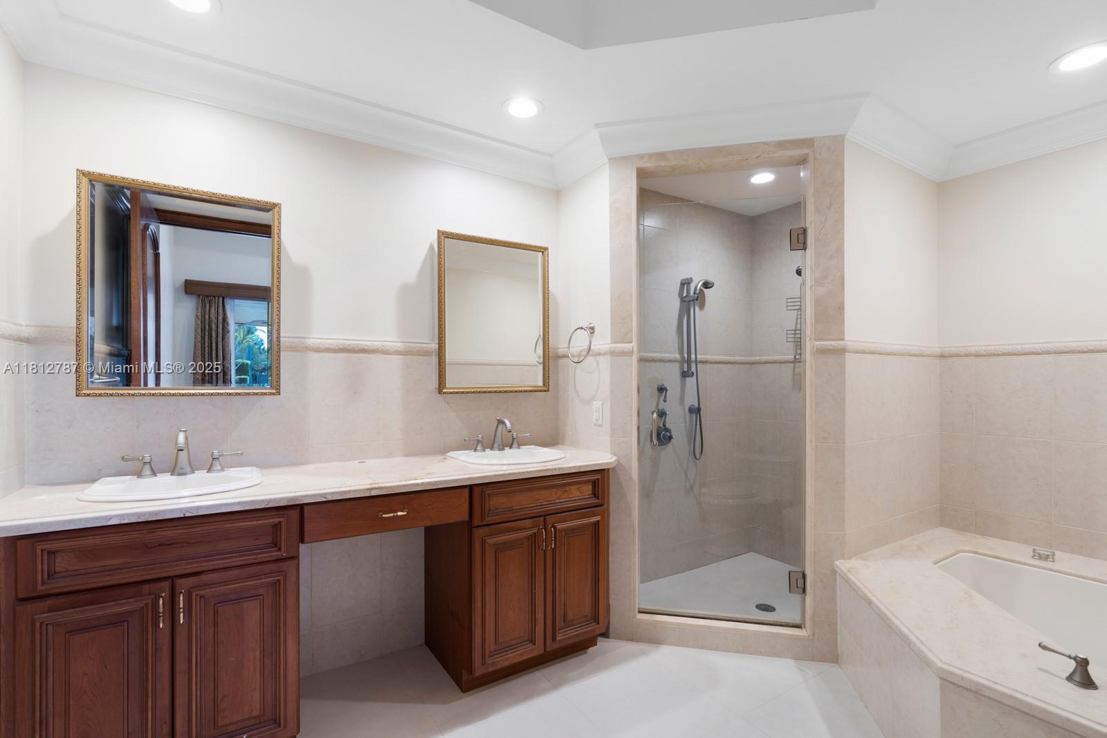 VENETIAN ISLES 3RD SEC - Residential