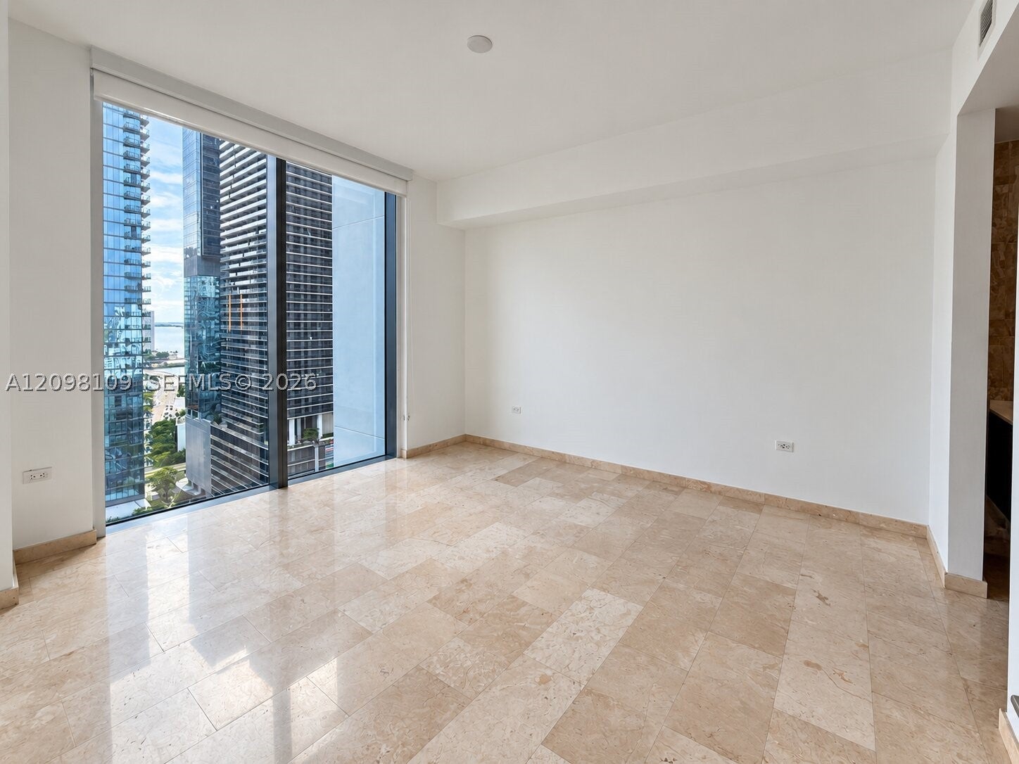 88 SW 7th St 2005