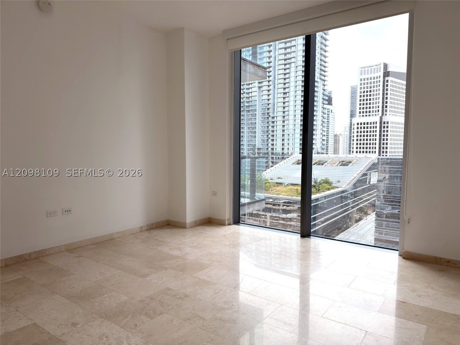 88 SW 7th St 2005