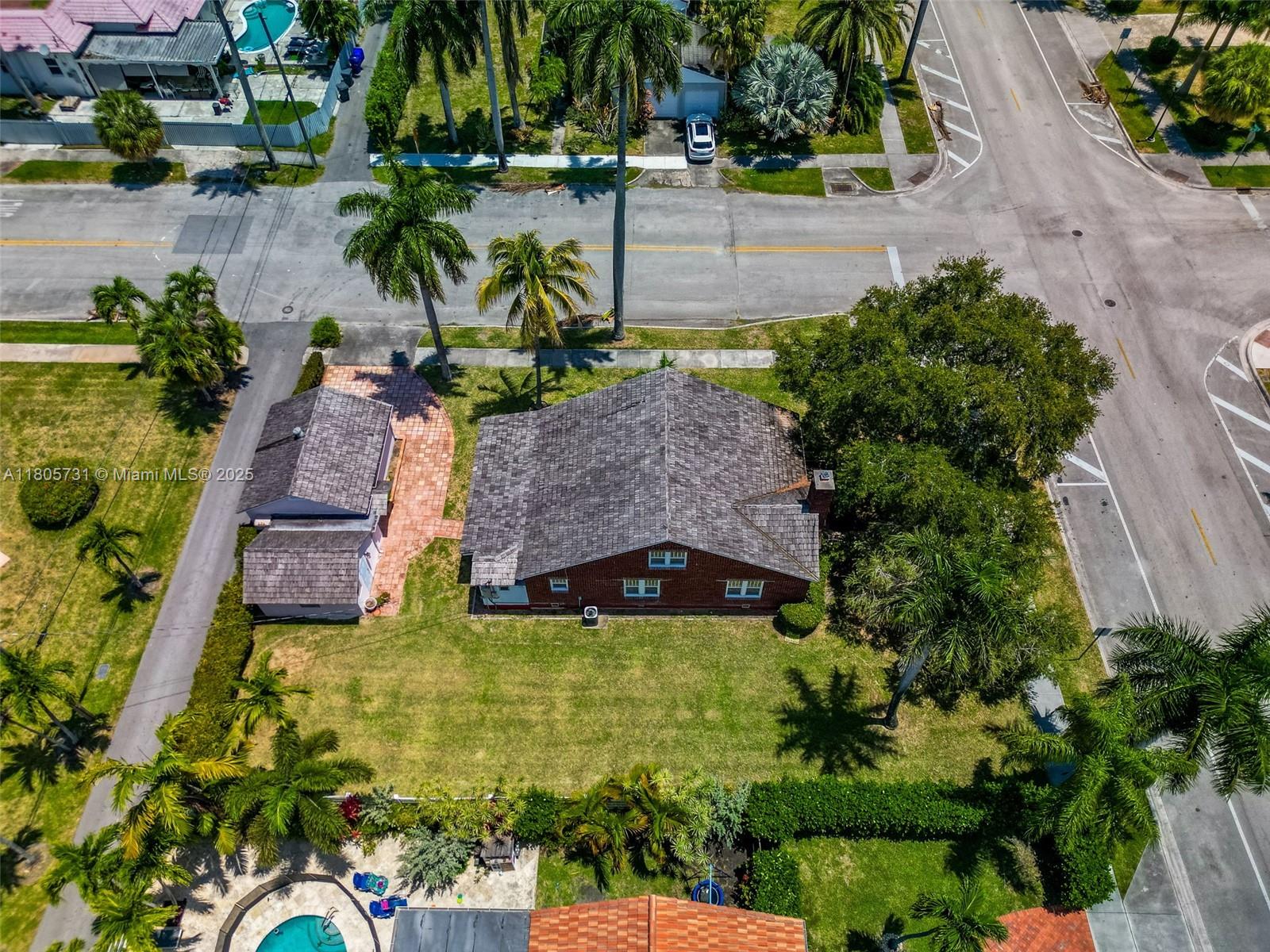 HOLLYWOOD LAKES SECTION - Residential