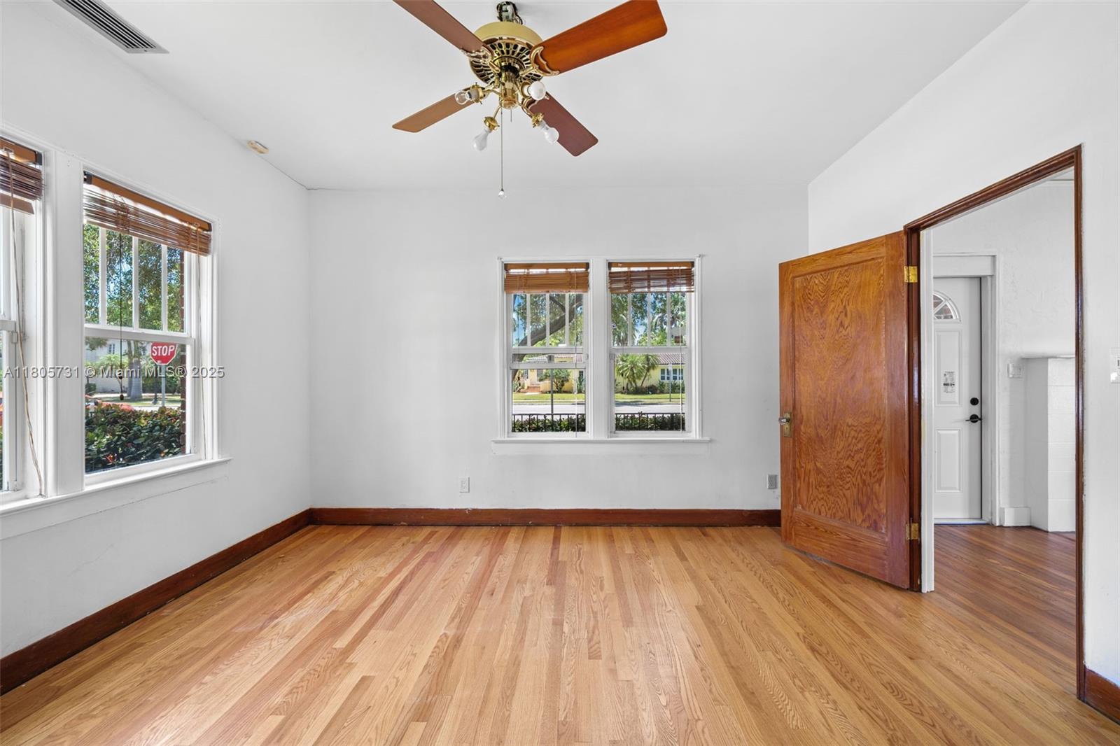 HOLLYWOOD LAKES SECTION - Residential