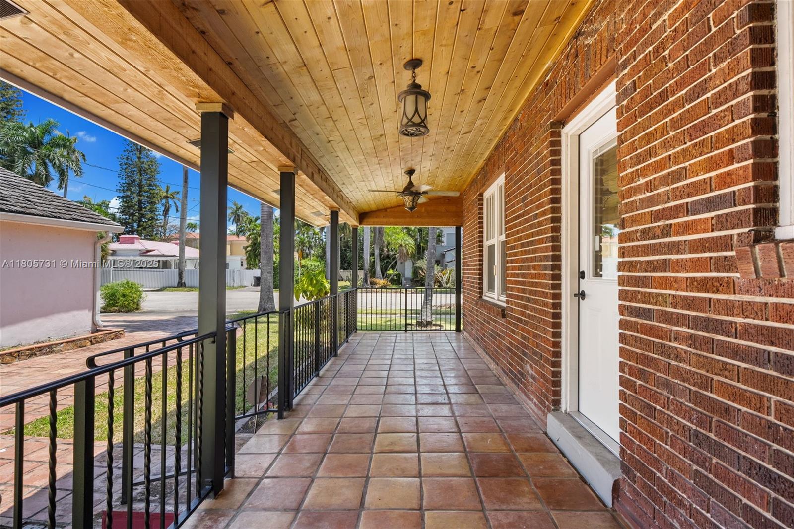 HOLLYWOOD LAKES SECTION - Residential