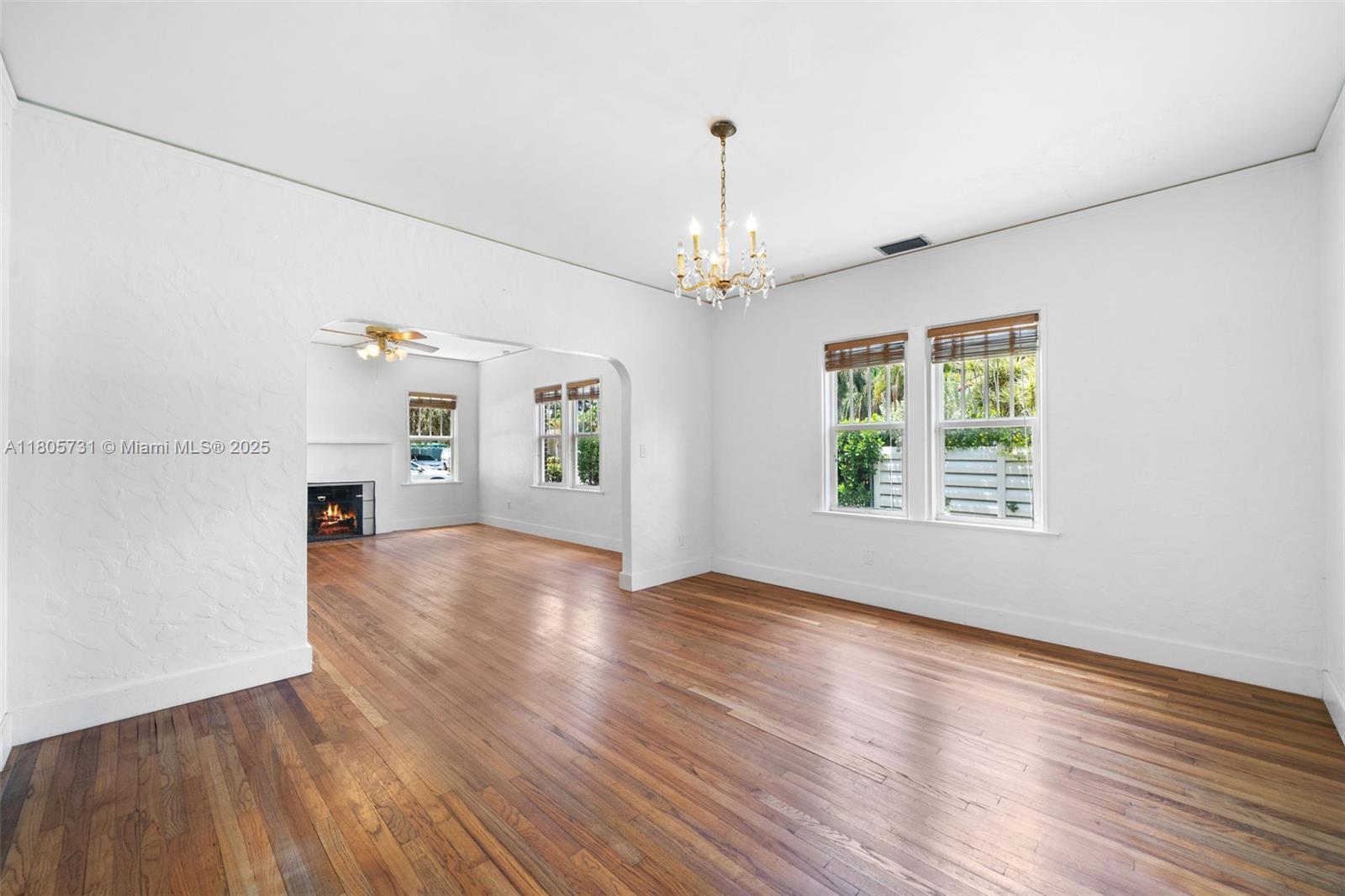 HOLLYWOOD LAKES SECTION - Residential