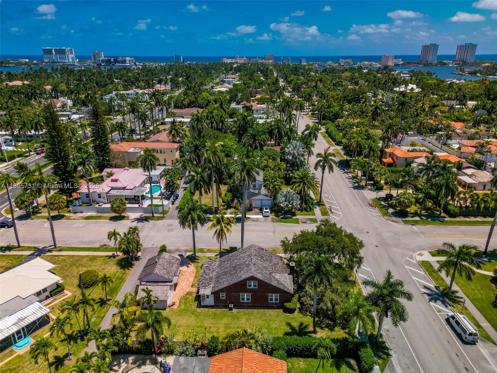 HOLLYWOOD LAKES SECTION - Residential