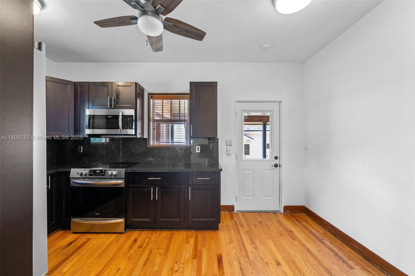HOLLYWOOD LAKES SECTION - Residential