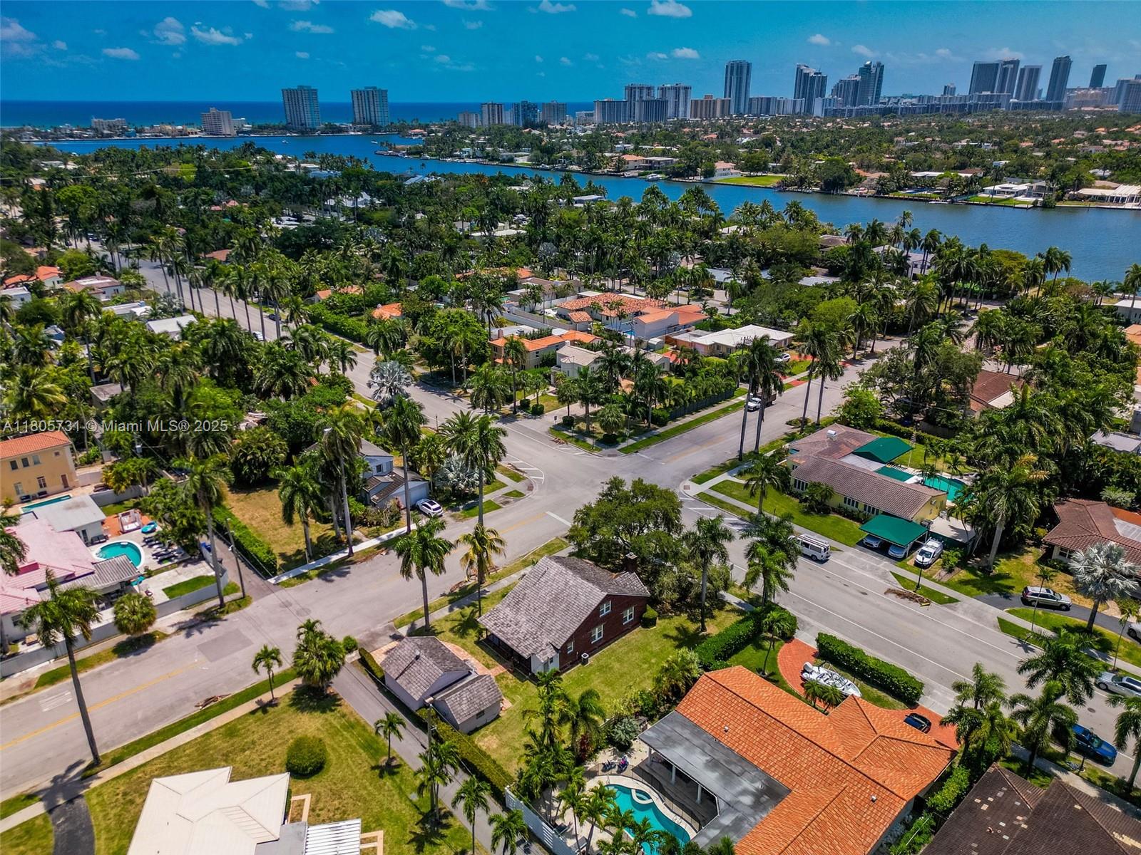 HOLLYWOOD LAKES SECTION - Residential