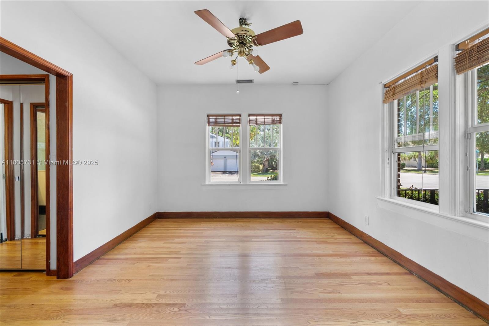 HOLLYWOOD LAKES SECTION - Residential