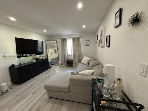 MONTEREY GARDENS OF PINEC - Residential Lease