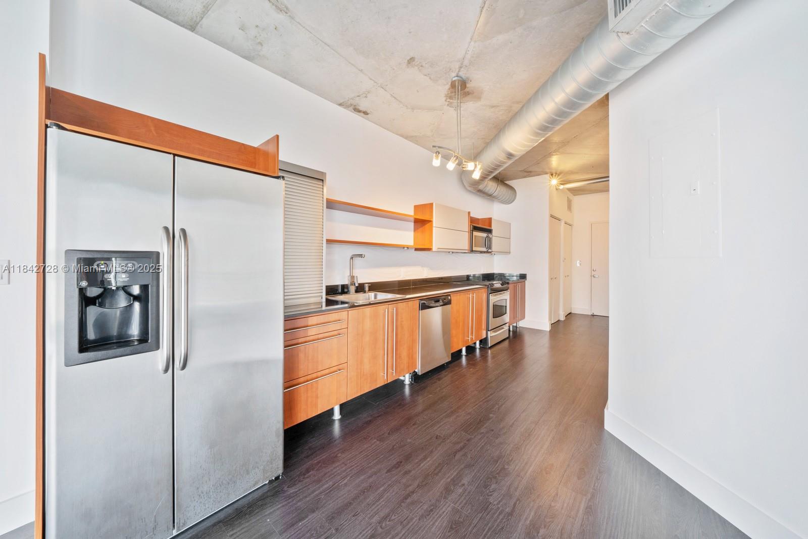 690 SW 1st Court 1001
