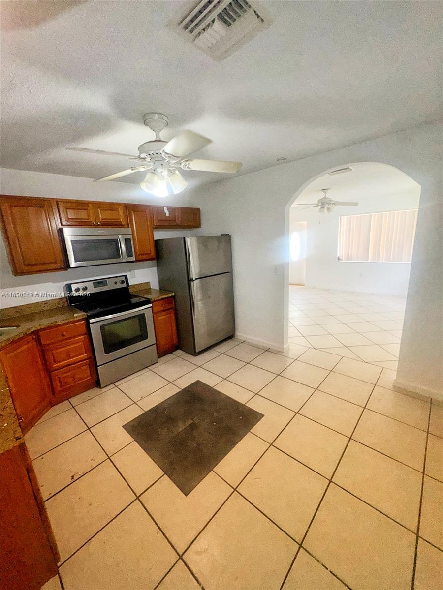 2609 NW 54th St, Tamarac, FL, 33309/$349,999 3 2609 NW 54th St