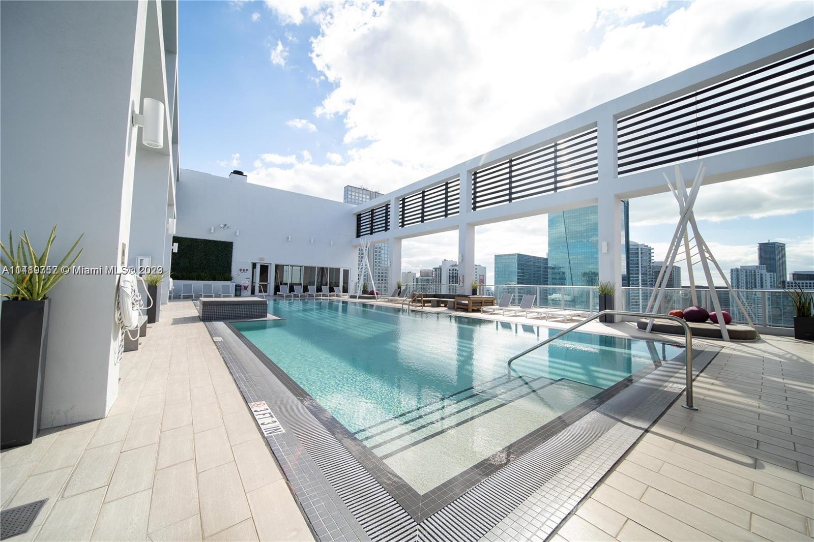 CENTRO CONDO - Residential Lease