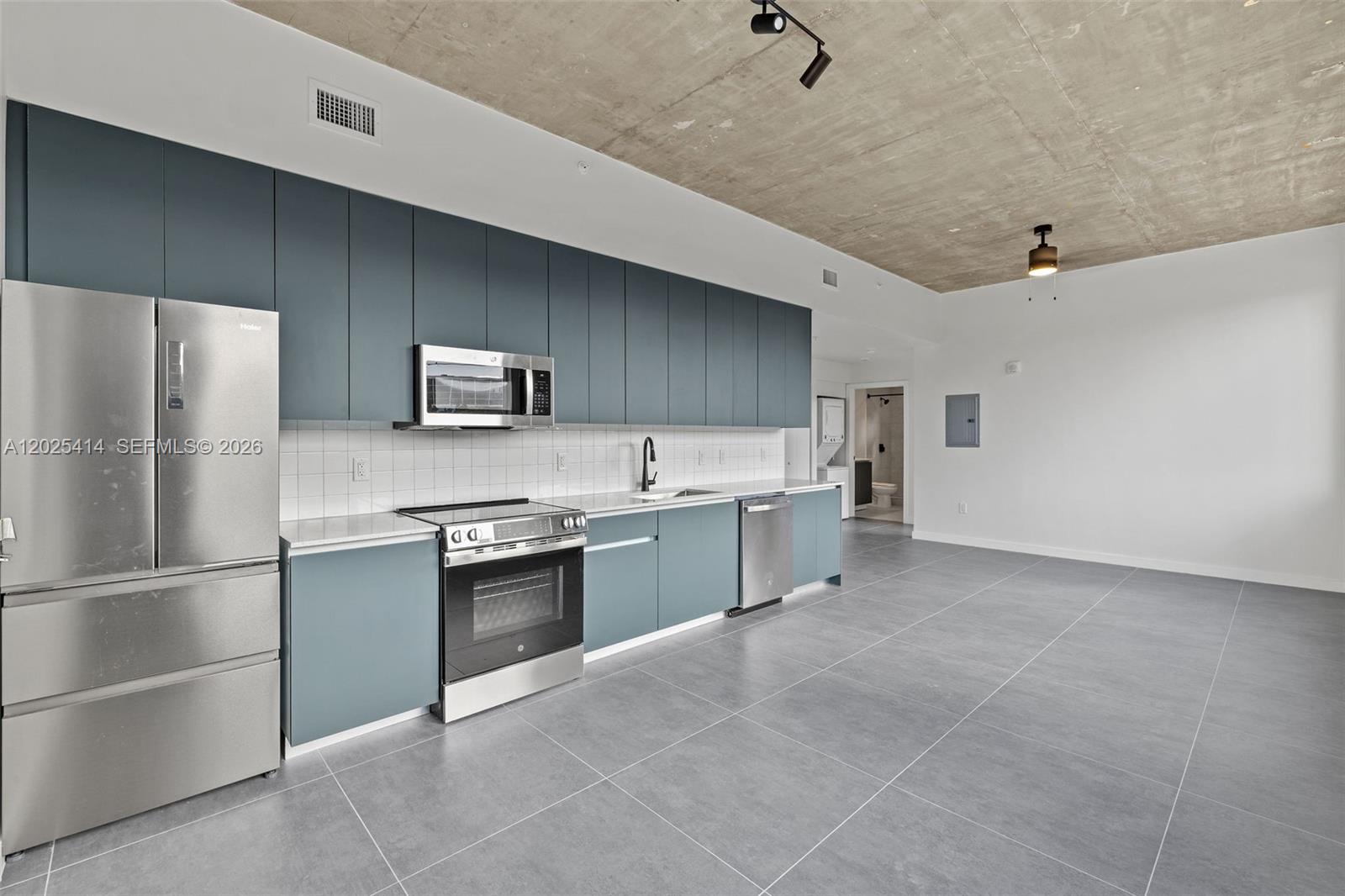 315 NW 32 ST 301
