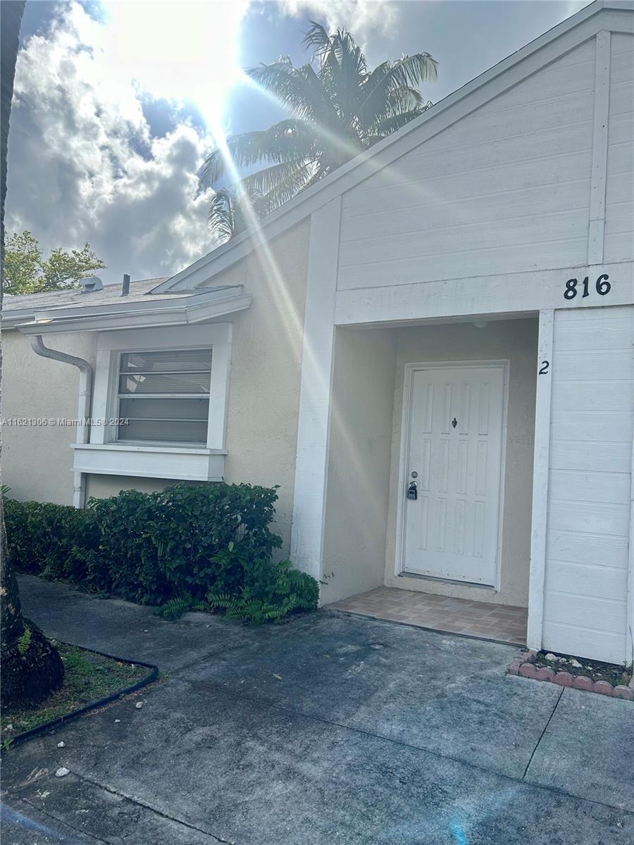 Beautiful 2/2 townhome/villa in gated community. Completely renovated kitchen, updated bathrooms, and completely freshly painted, newer a/c and water heater. Huge private patio, tile though-out and laminated wood floors in rooms. Washer & dryer in unit, lot of closets, high ceiling in living area, two swimming pools, gated community with security. Great location, 3' from I95 by Ives Dairy, 10' from Aventura Mall, schools etc. Don't loose the opportunity to live here!
700 credit score minimum requirement as per association