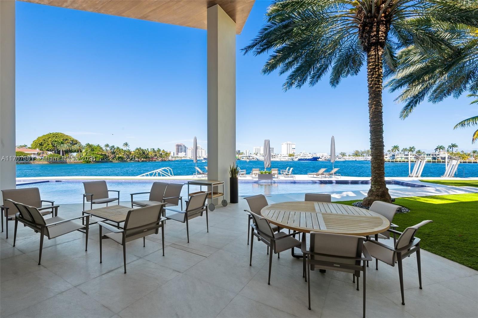 ISLA BAHIA - Residential