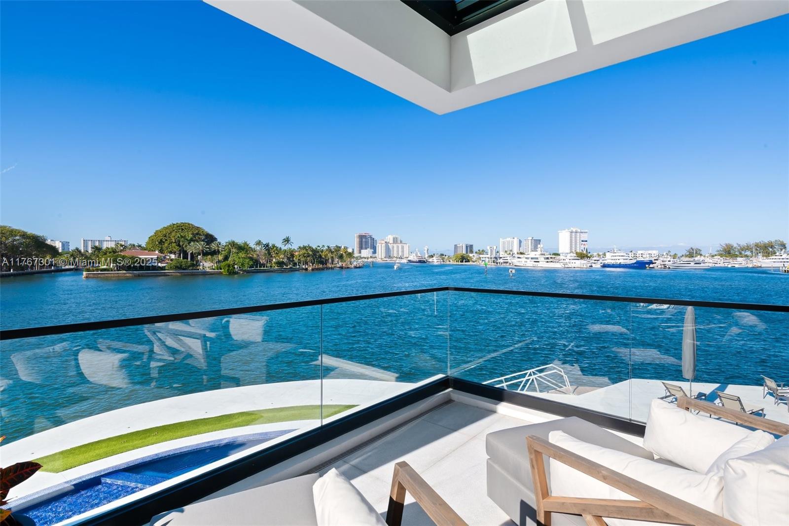 ISLA BAHIA - Residential