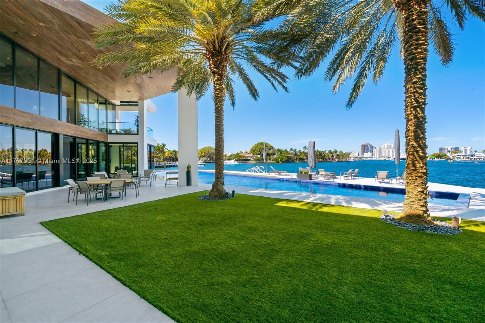 ISLA BAHIA - Residential