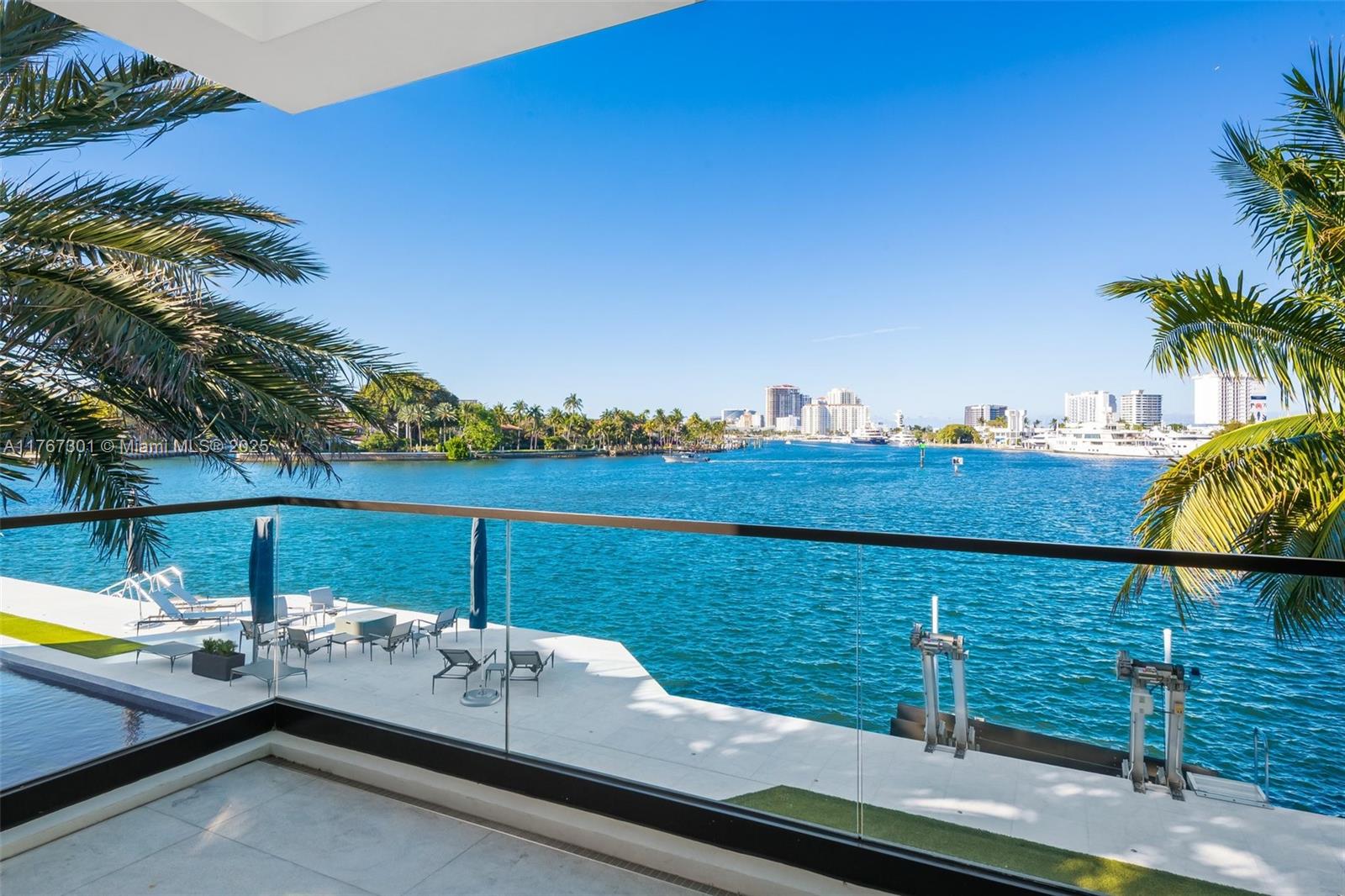 ISLA BAHIA - Residential