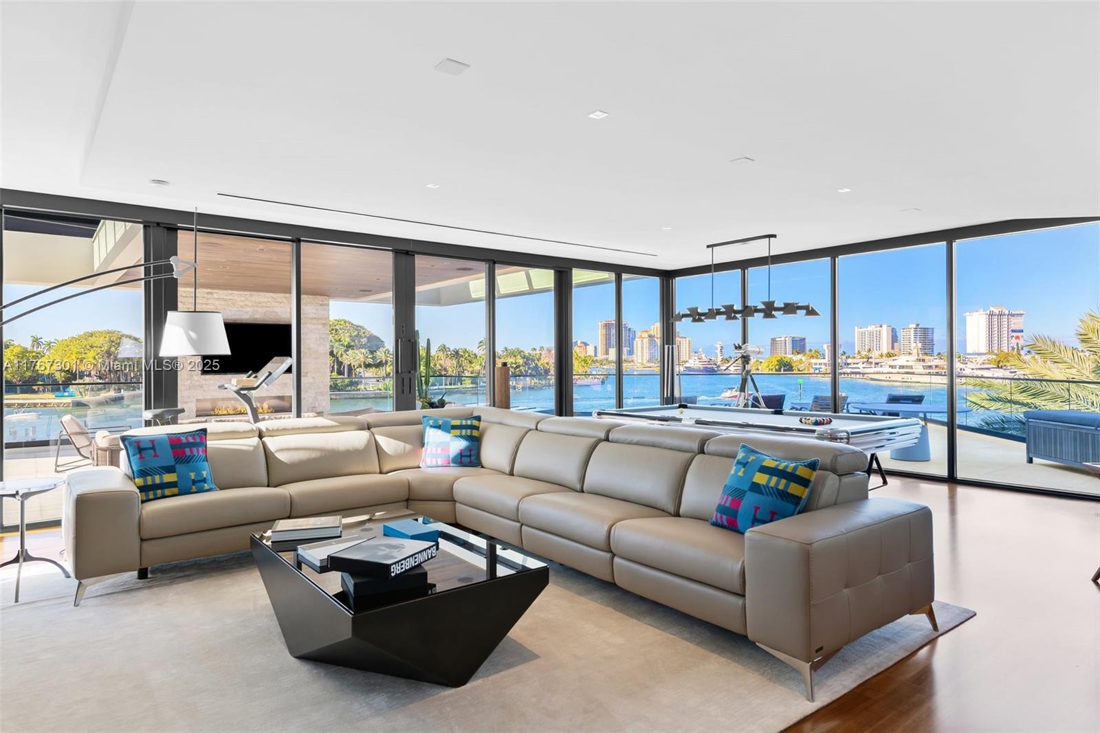 ISLA BAHIA - Residential