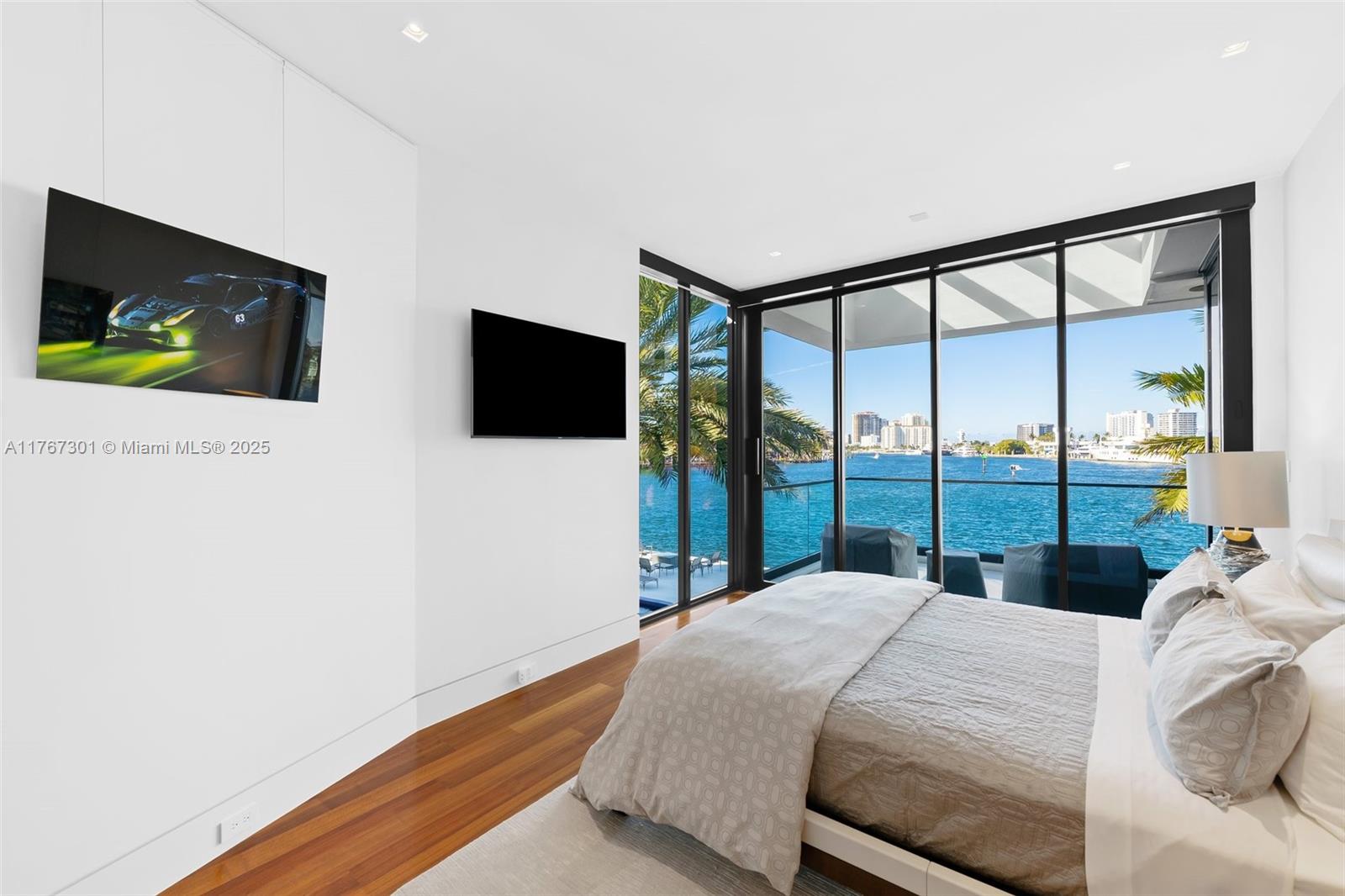 ISLA BAHIA - Residential