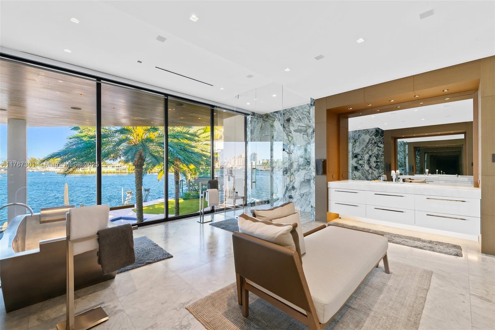 ISLA BAHIA - Residential