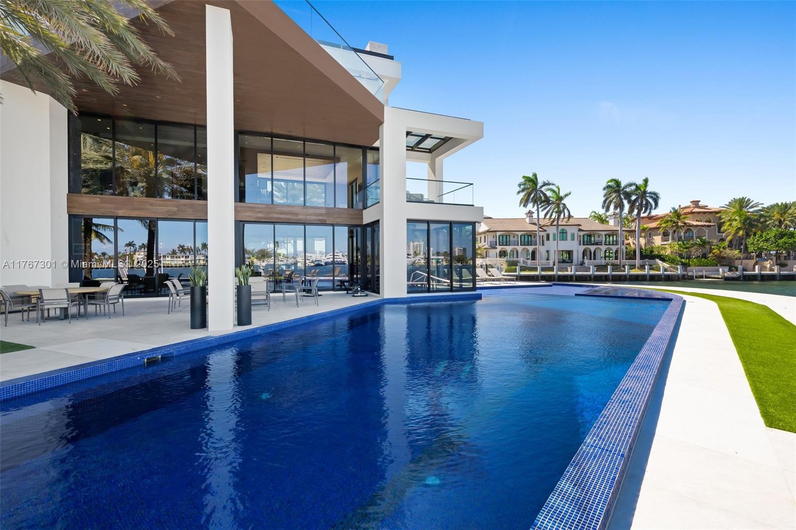ISLA BAHIA - Residential