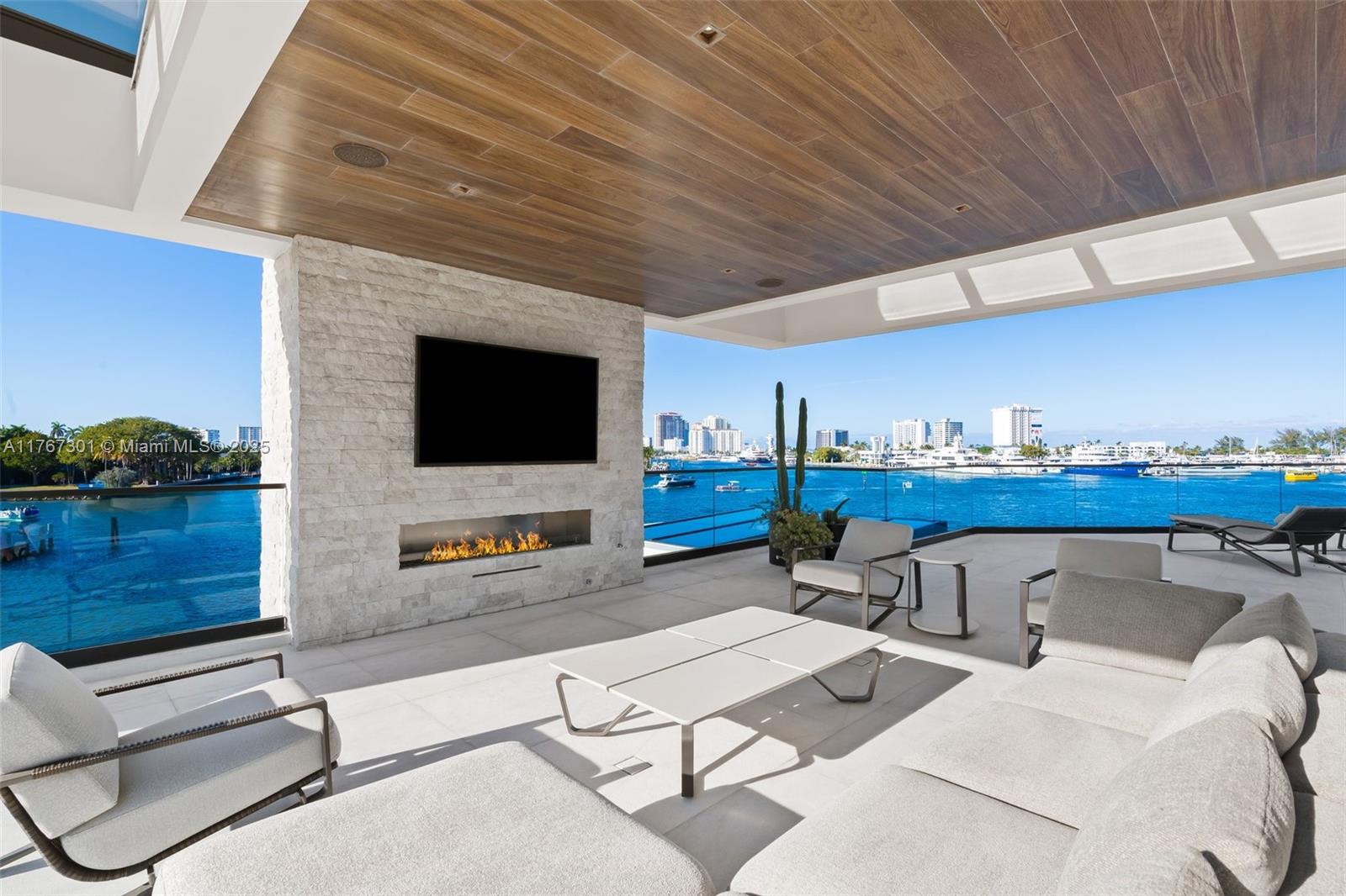 ISLA BAHIA - Residential