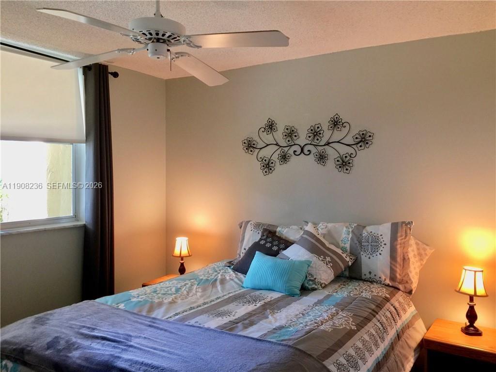 LIME BAY CONDOMINIUM 3 - Residential