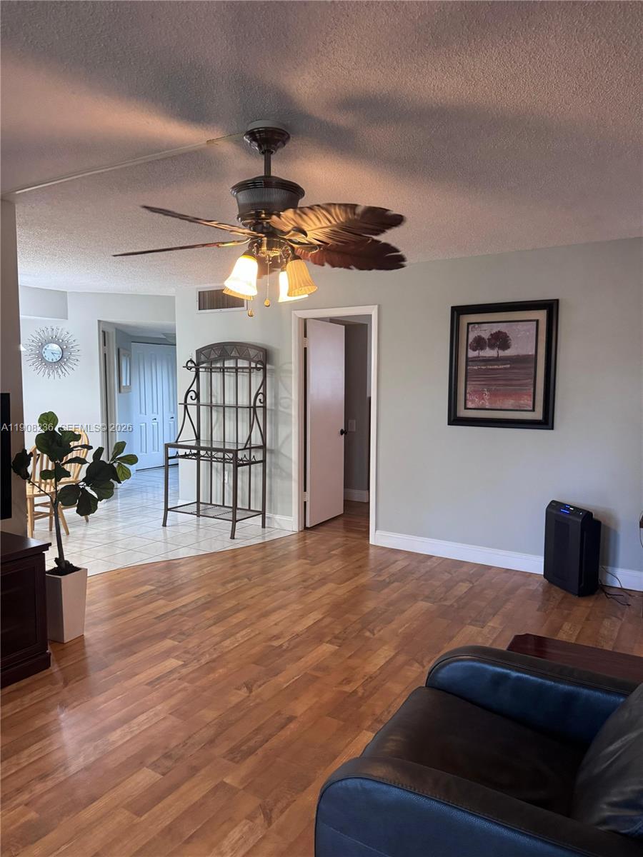 LIME BAY CONDOMINIUM 3 - Residential