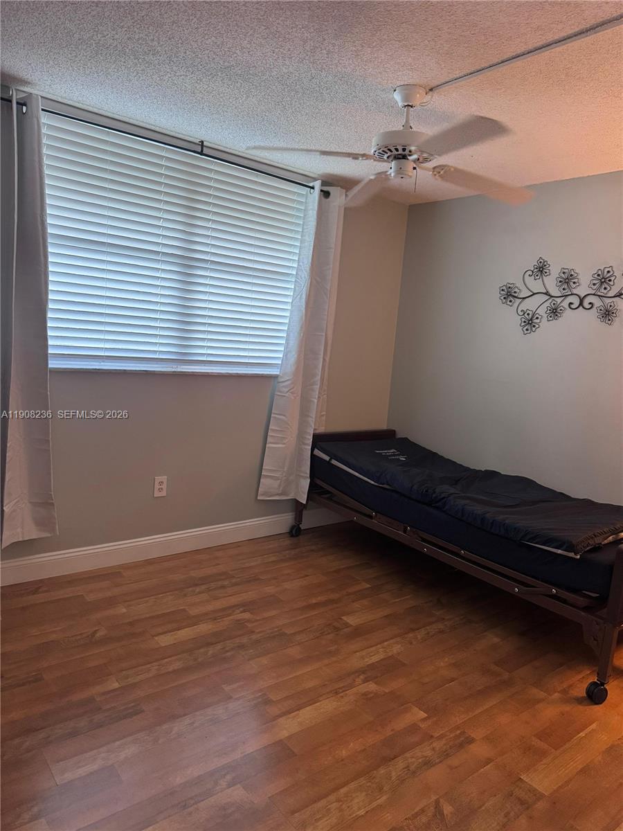 LIME BAY CONDOMINIUM 3 - Residential