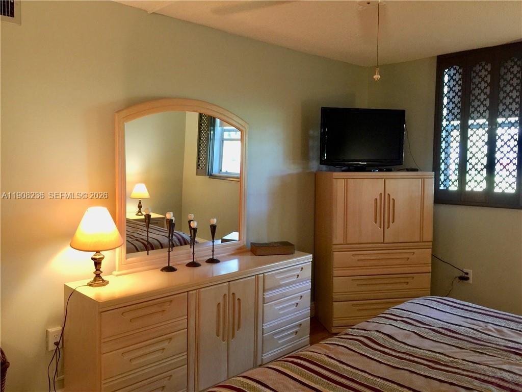 LIME BAY CONDOMINIUM 3 - Residential