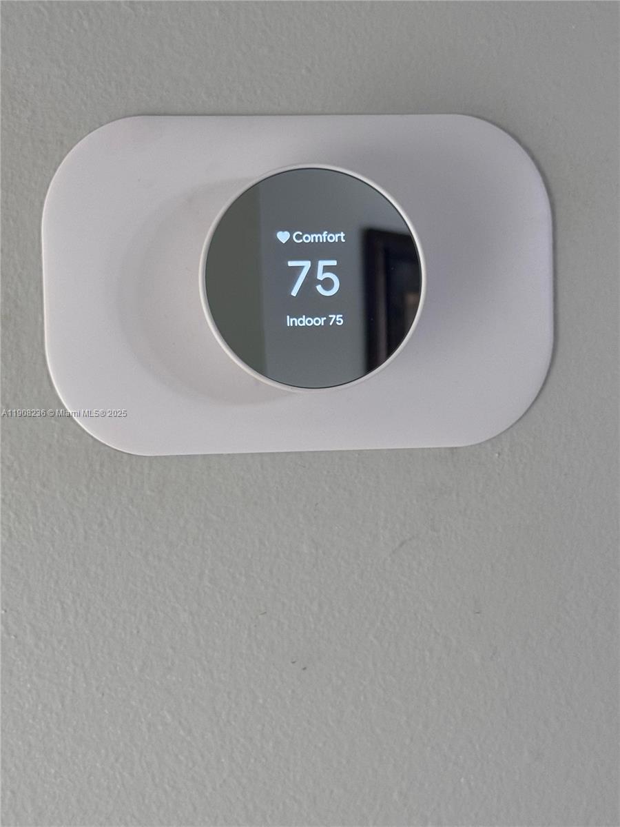 LIME BAY CONDOMINIUM 3 - Residential