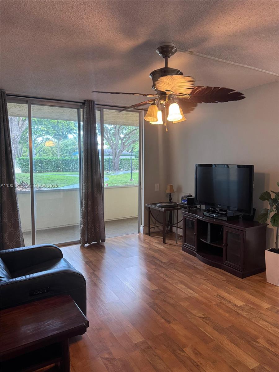 LIME BAY CONDOMINIUM 3 - Residential