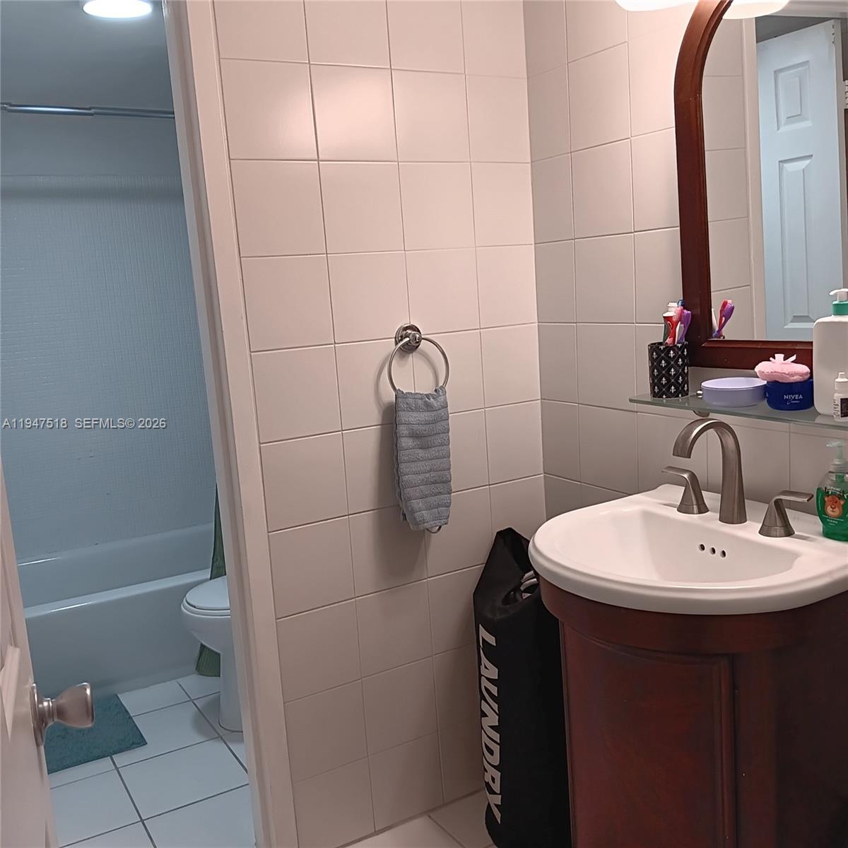 CARLTON BAY CONDO - Residential