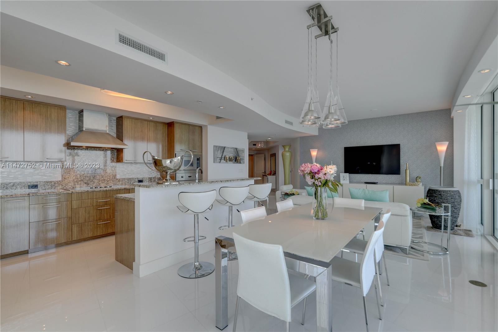 PLAZA AT OCEANSIDE (THE) - Residential