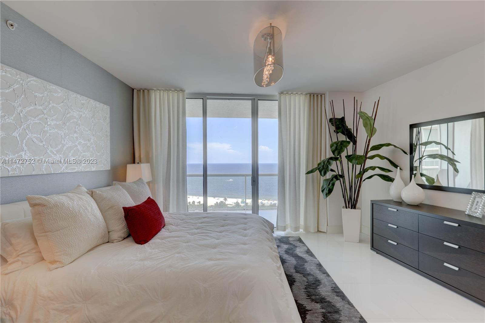 PLAZA AT OCEANSIDE (THE) - Residential