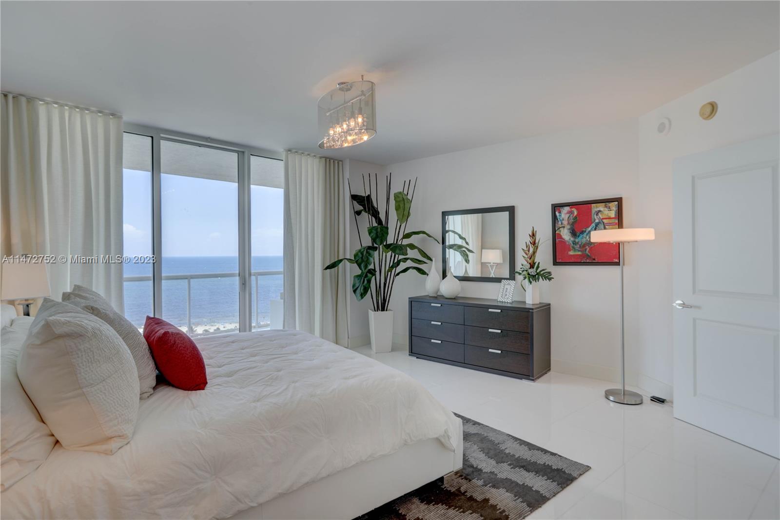 PLAZA AT OCEANSIDE (THE) - Residential