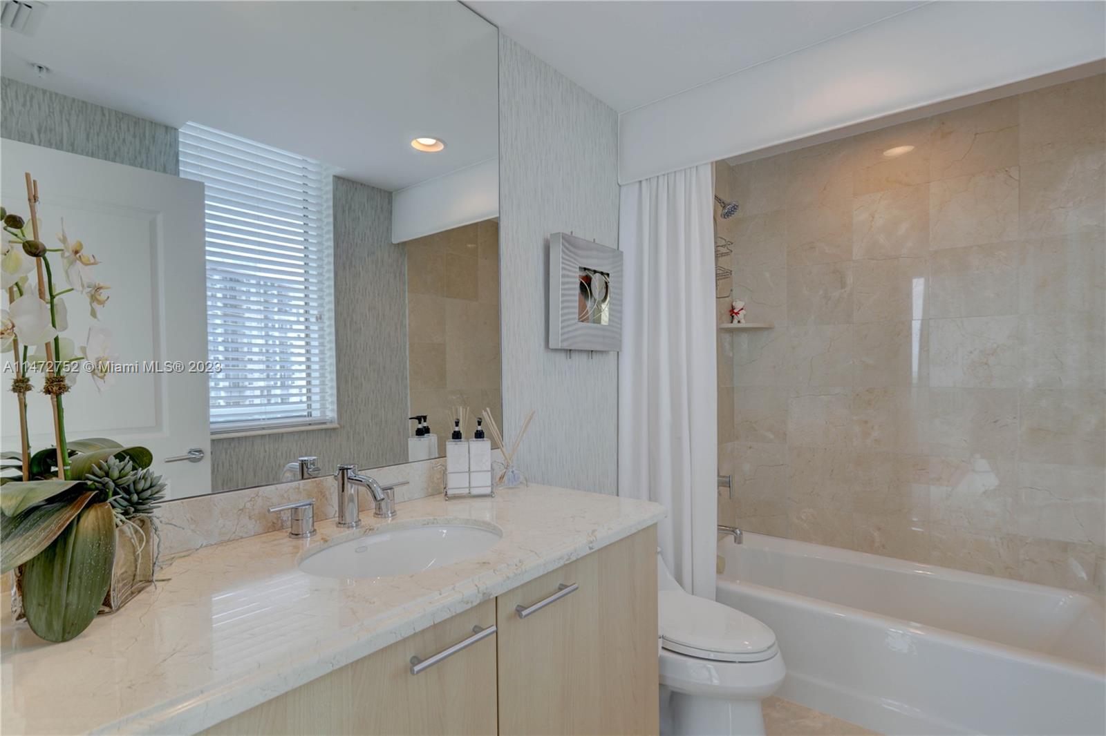 PLAZA AT OCEANSIDE (THE) - Residential