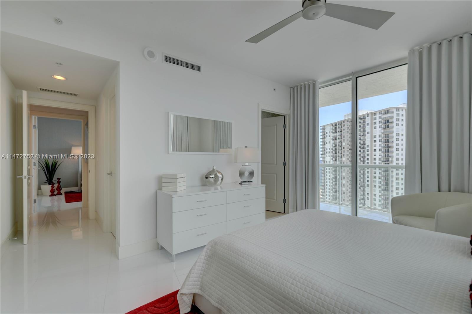 PLAZA AT OCEANSIDE (THE) - Residential