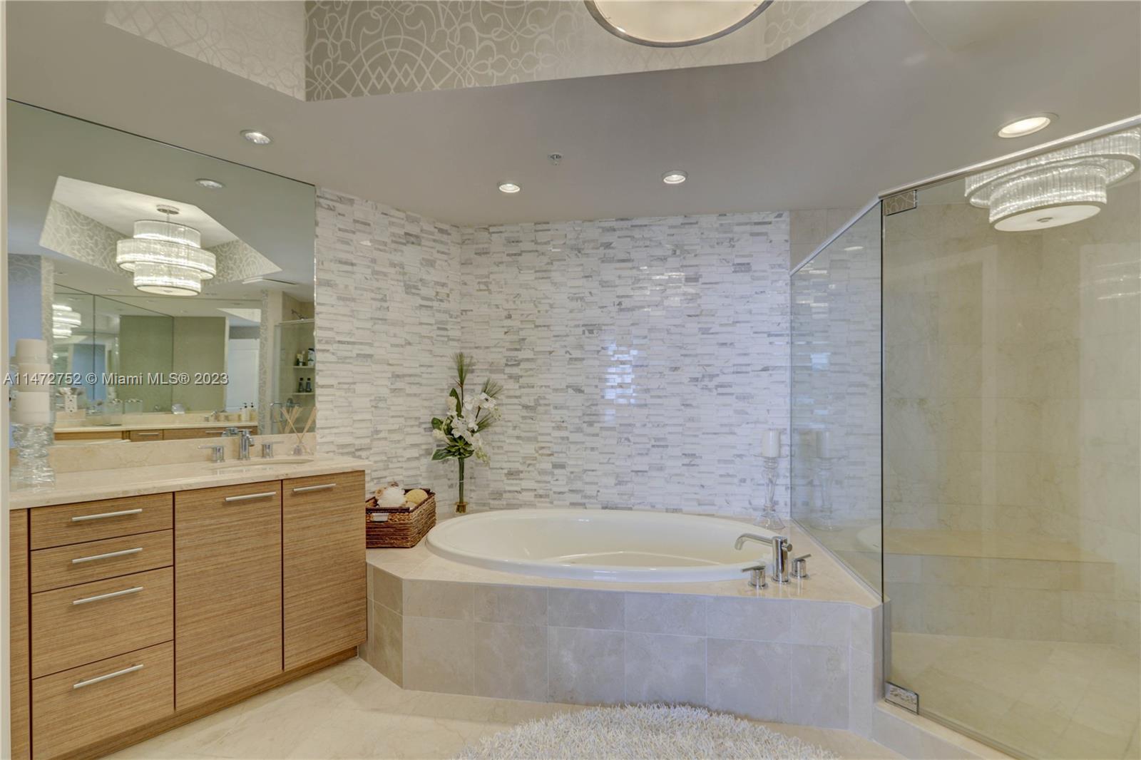 PLAZA AT OCEANSIDE (THE) - Residential