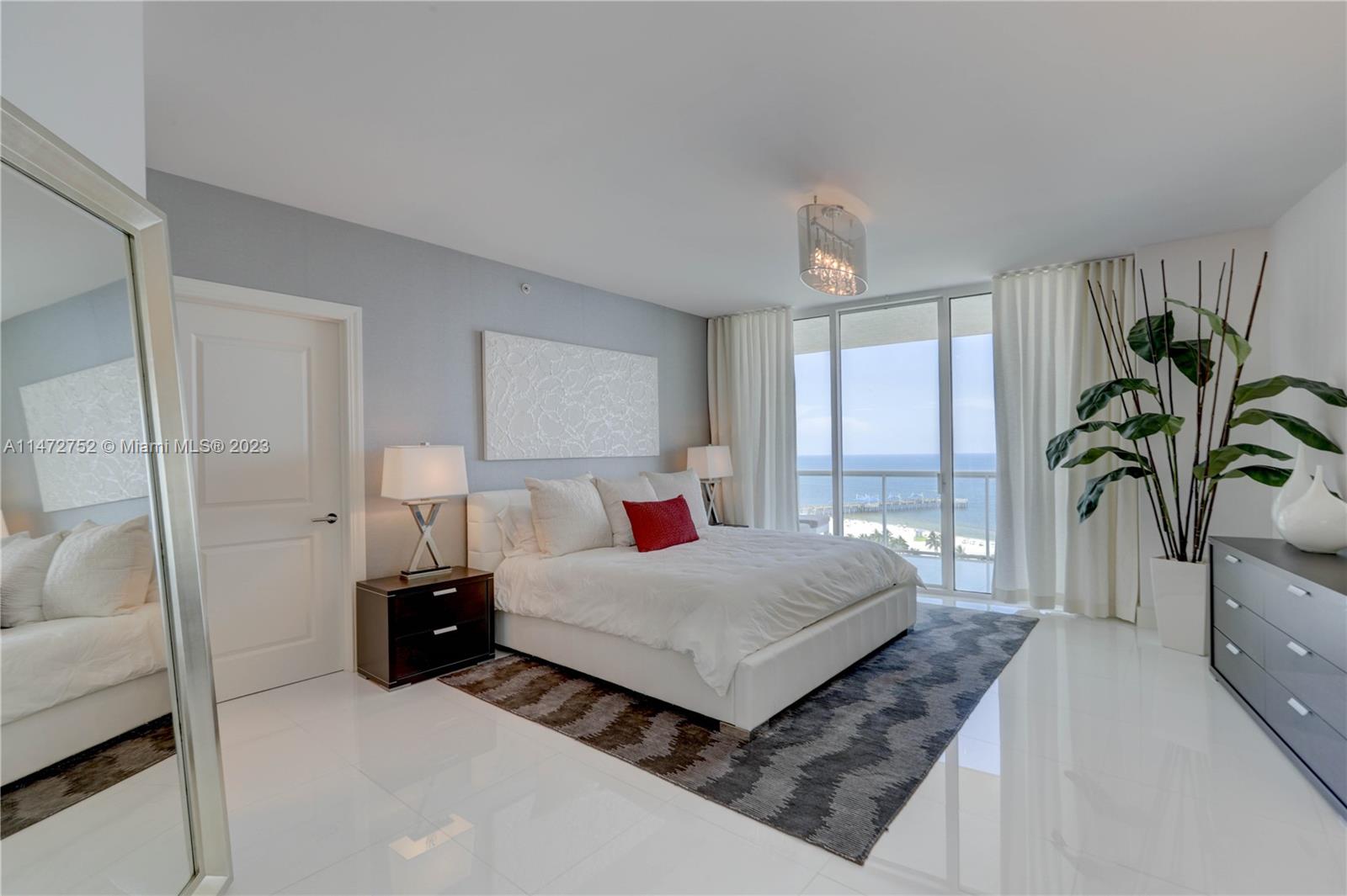 PLAZA AT OCEANSIDE (THE) - Residential