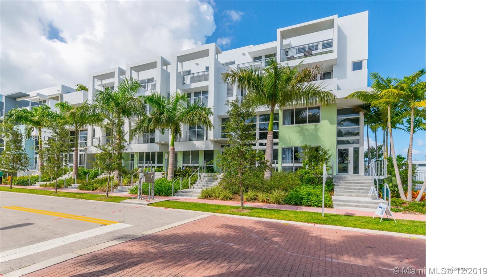 Iris on the Bay - Residential