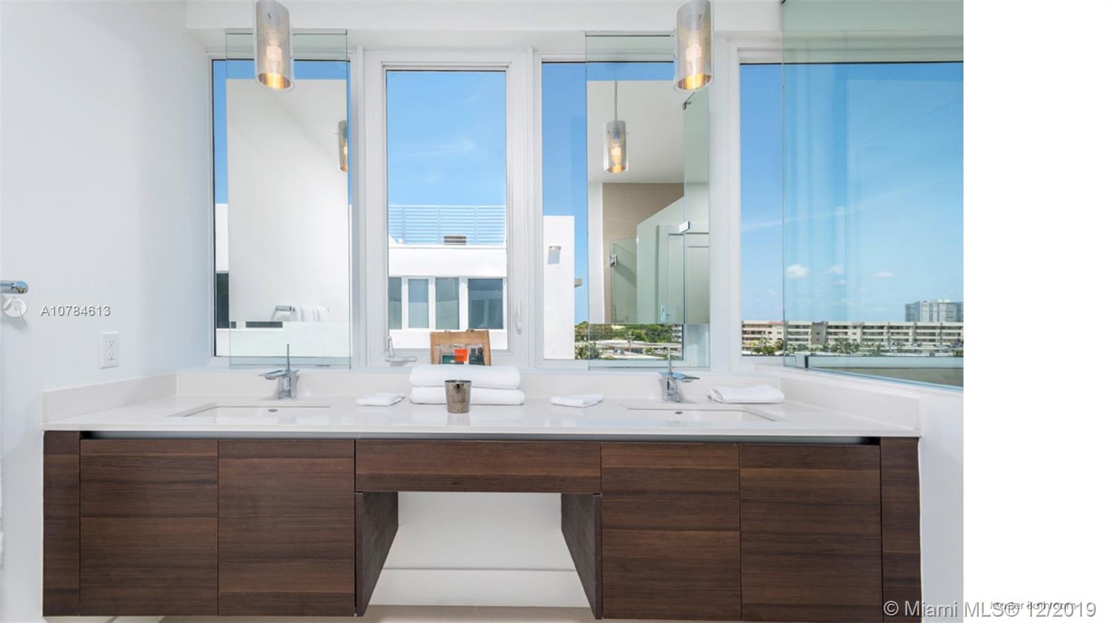 Iris on the Bay - Residential