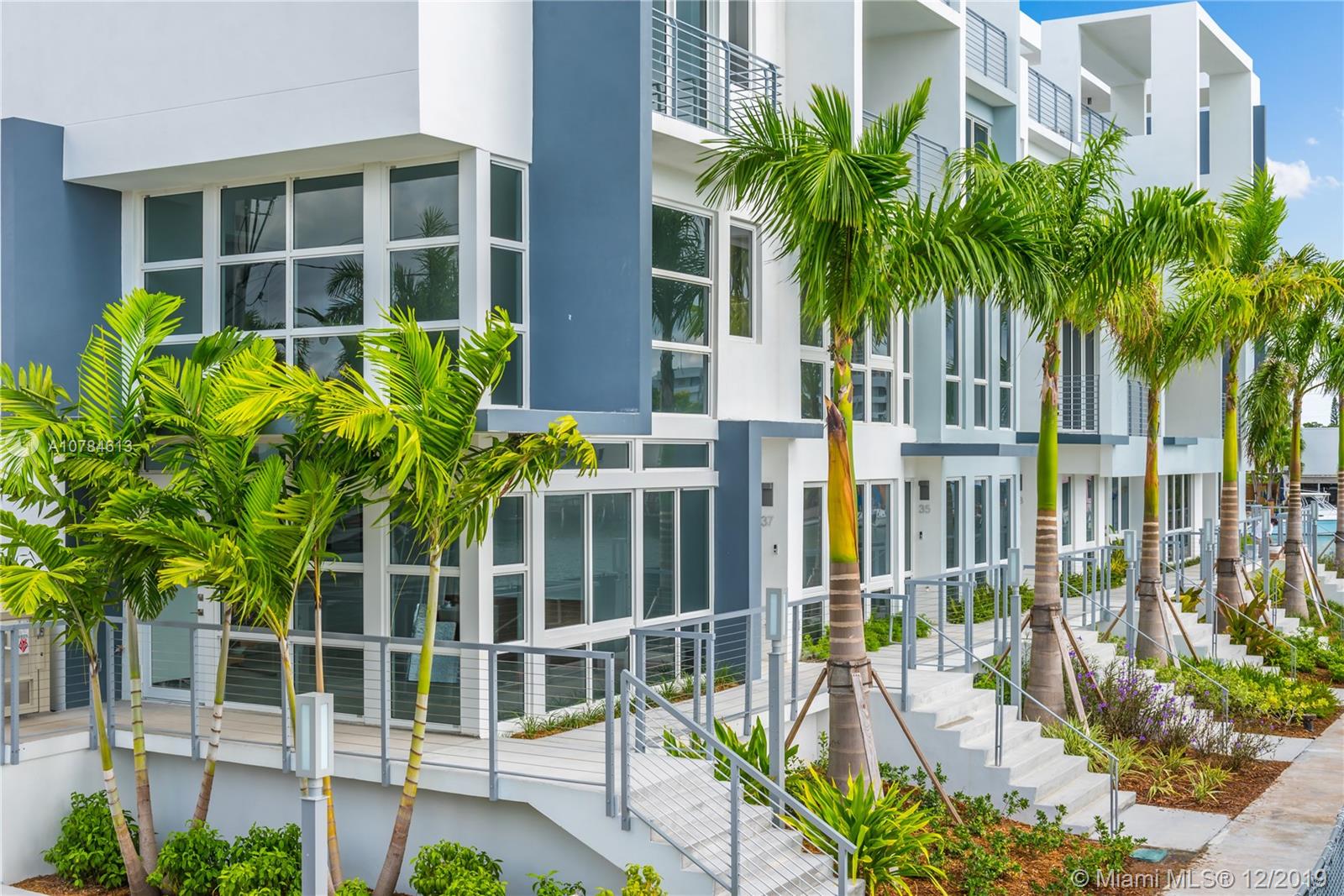 Iris on the Bay - Residential
