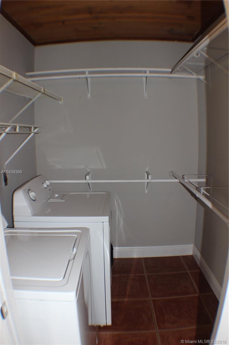 MIAMI LAKES WINDMILL GATE - Residential