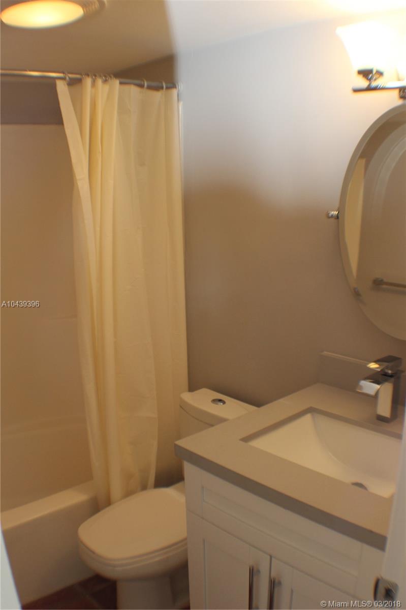 MIAMI LAKES WINDMILL GATE - Residential